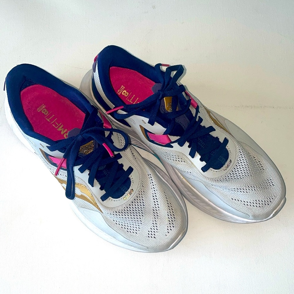 Mizuno Guide running shoe